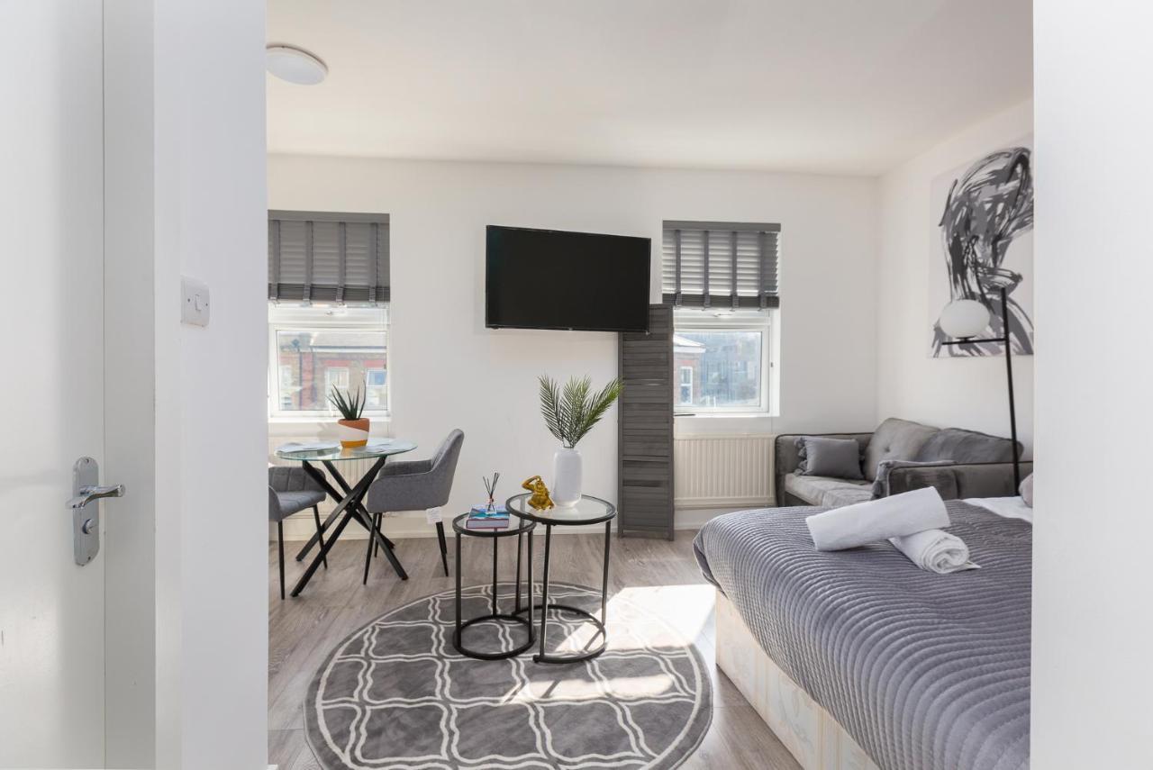 Studio Apt, 8 Min Walk From Tube 3 Лондон Экстерьер фото